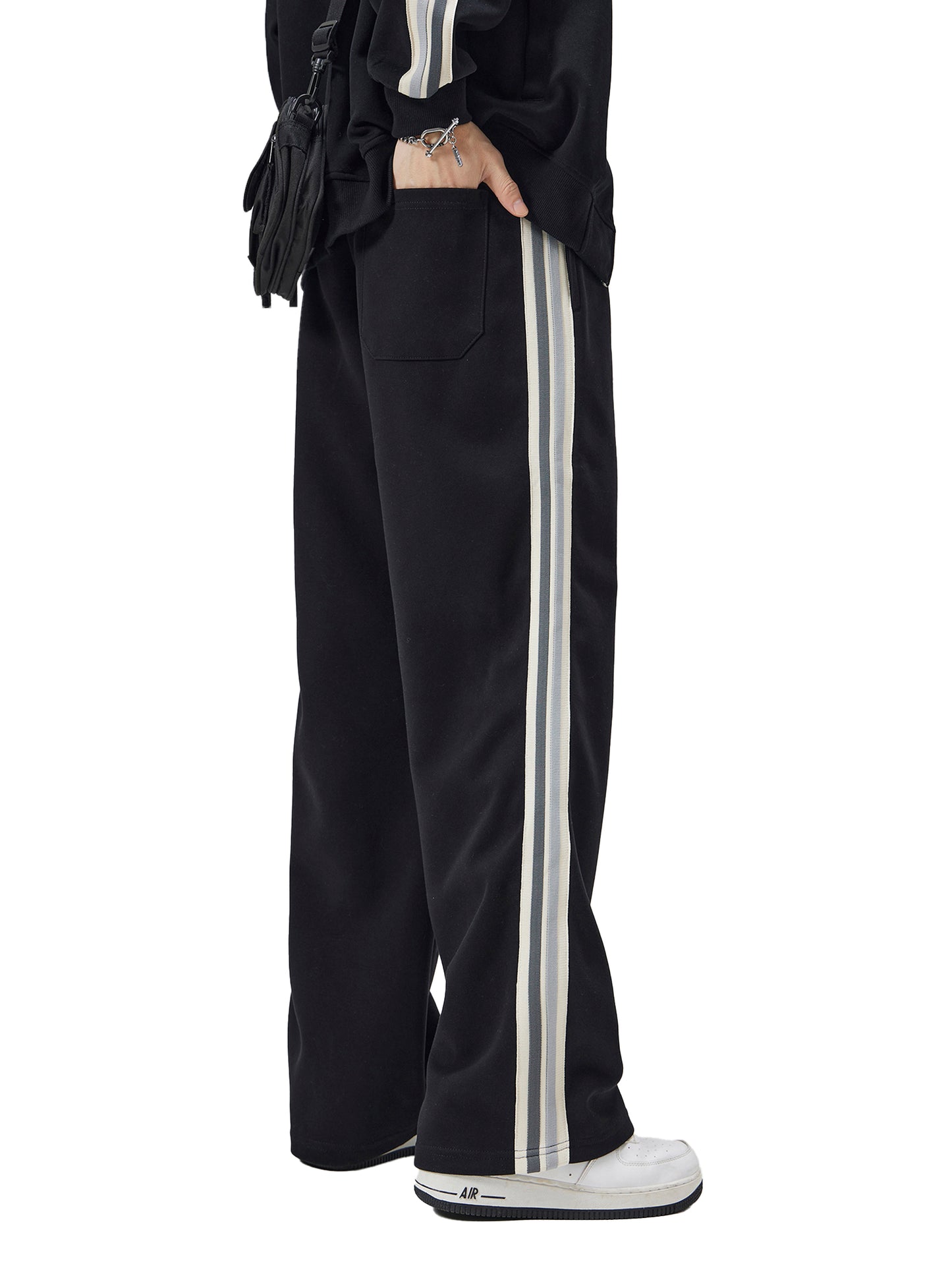 Contrast Side-Stripe Straight-Leg Sweatpants